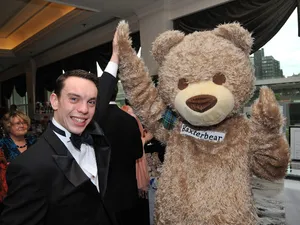 Baxterbear and the pianist