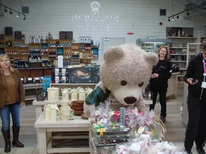 Hopetoun House Farm Shop Baxterbear returns
