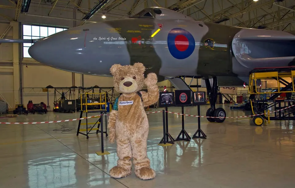 Baxterbear waving by the Vulcan